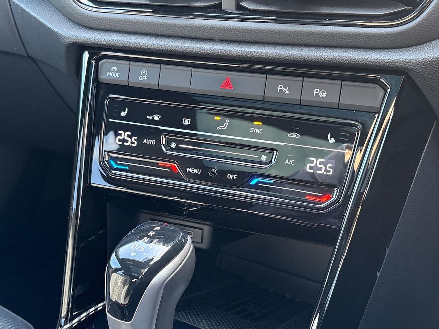 Used Volkswagen T-Roc 2026 for sale - 77896287: Photo 12