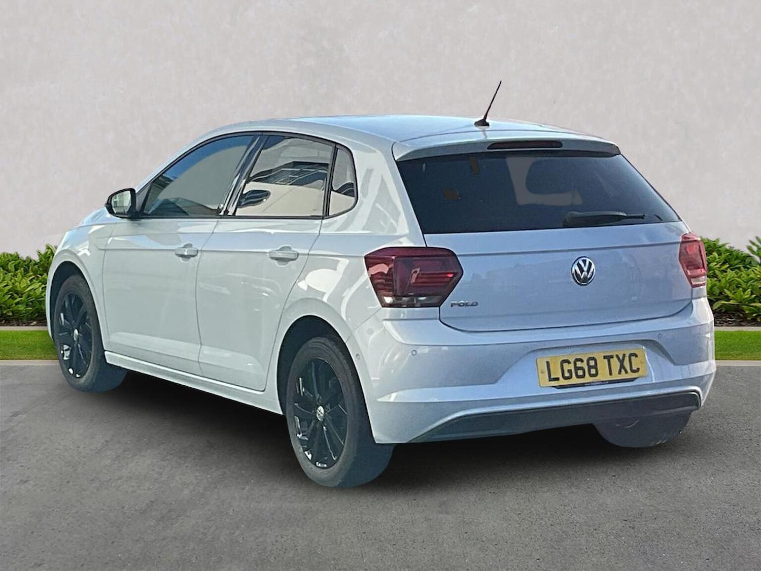 Used Volkswagen Polo 2018 for sale - 76777341: Photo 2