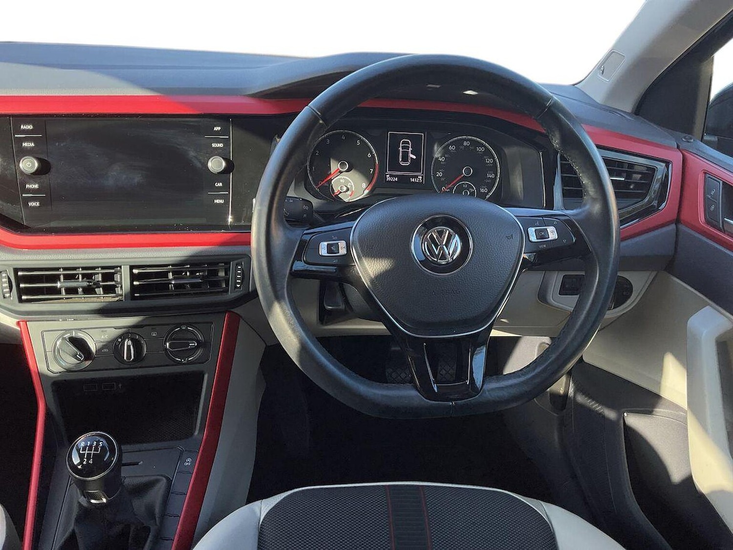 Used Volkswagen Polo 2018 for sale - 76605606: Photo 9