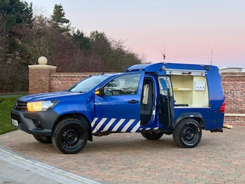 Used Toyota Hilux 2018 for sale - 77117530: Photo