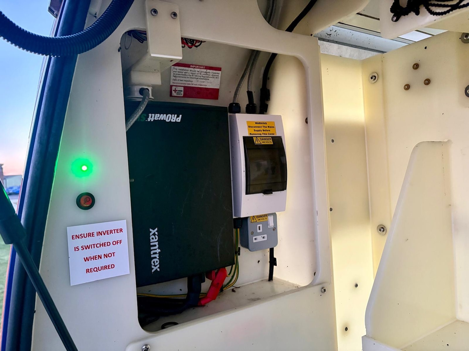 Used Toyota Hilux 2018 for sale - 77117530: Photo 9