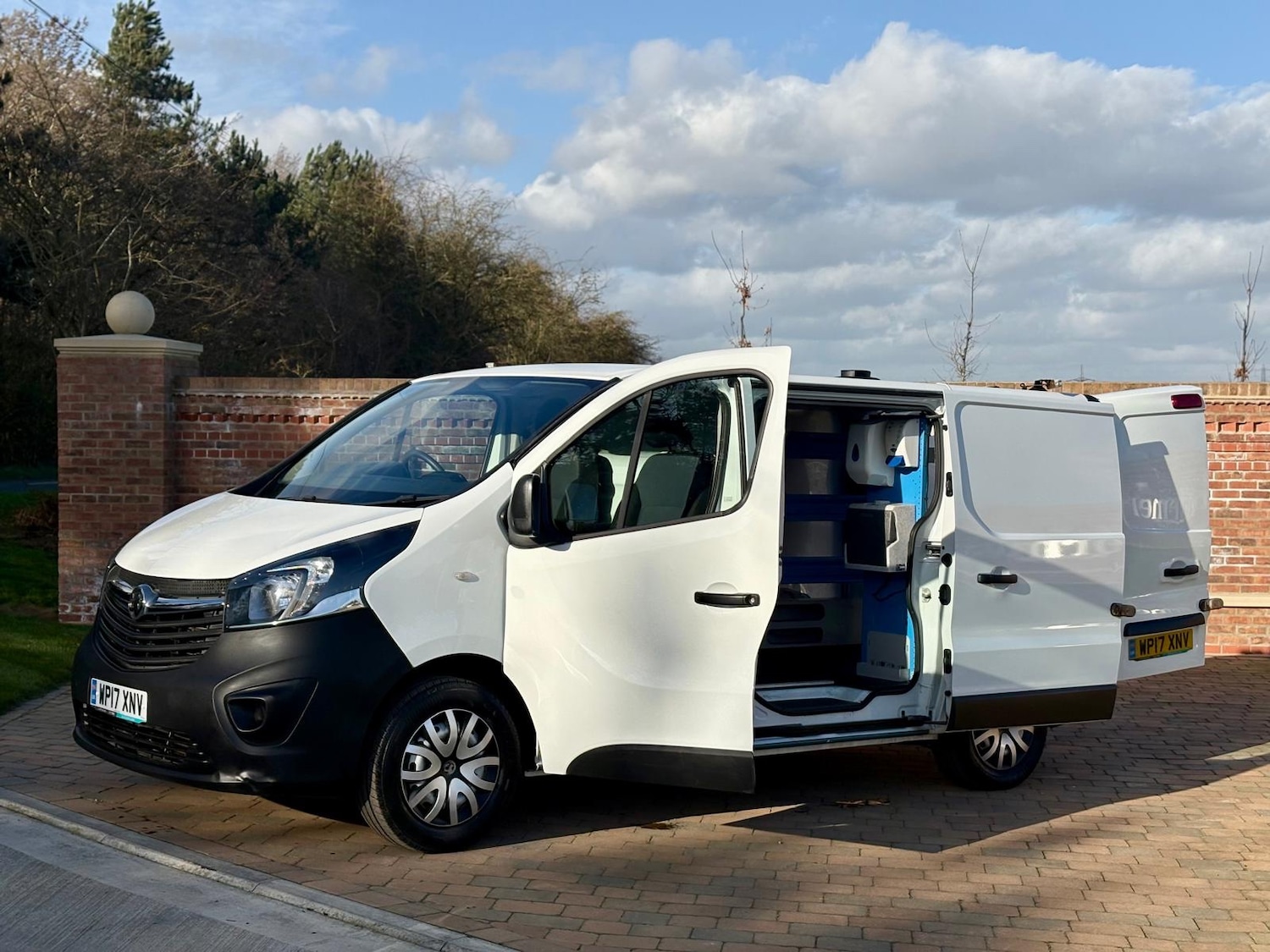 Used Vauxhall Vivaro 2017 for sale - 77844857: Photo 2