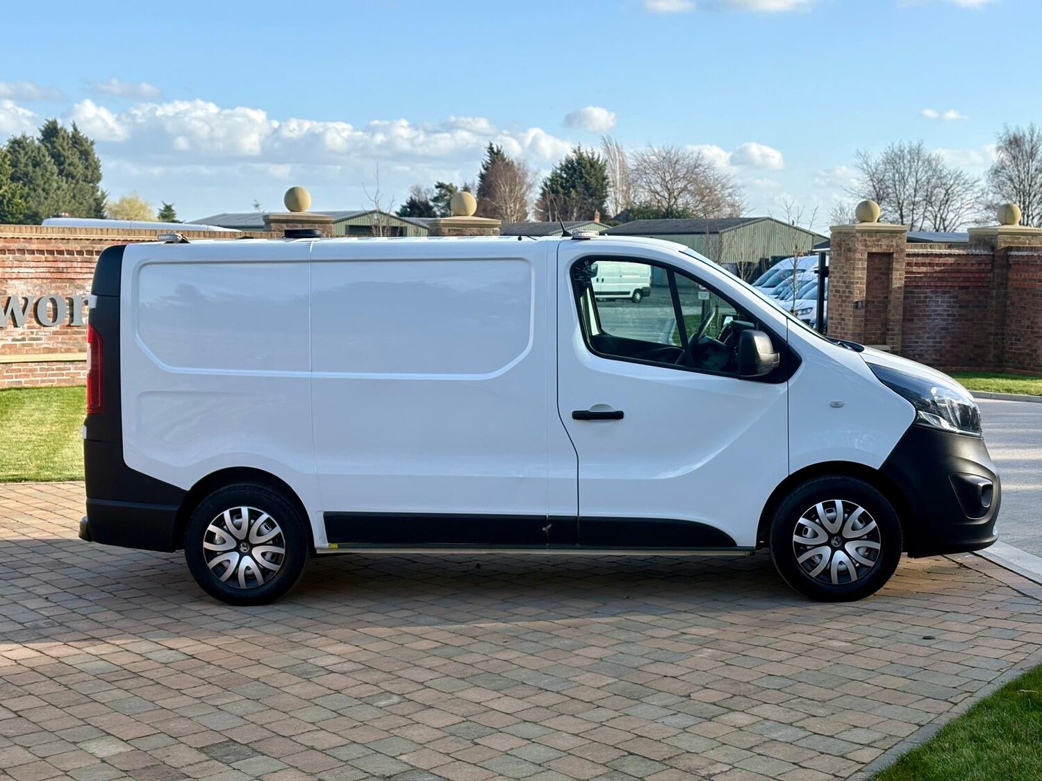 Used Vauxhall Vivaro 2017 for sale - 77844857: Photo 7