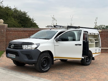 Used Toyota Hilux 2018 for sale - 78973719: Photo