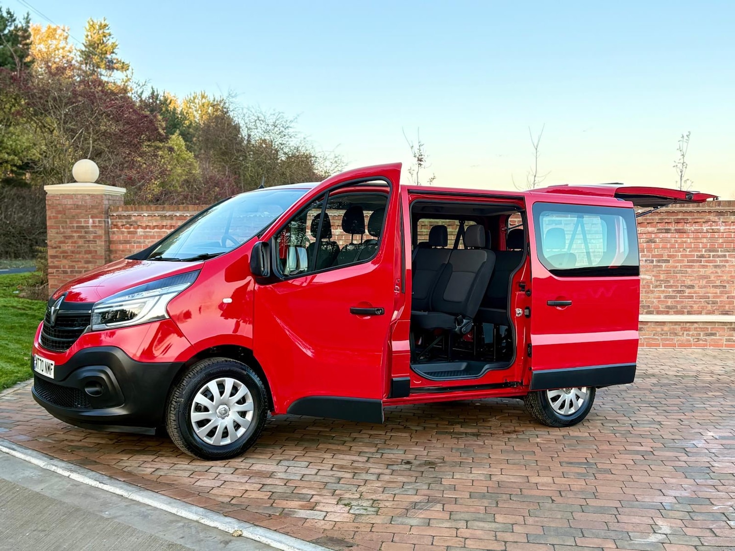 Used Renault Trafic 2020 for sale - 76796612: Photo 2