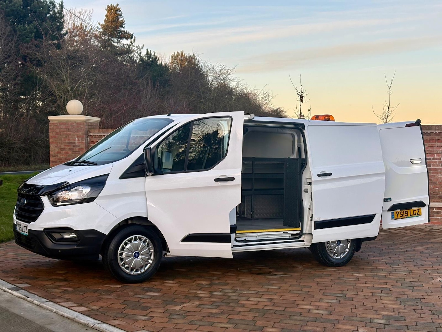 Used Ford Transit Custom 2019 for sale - 77129745: Photo 2