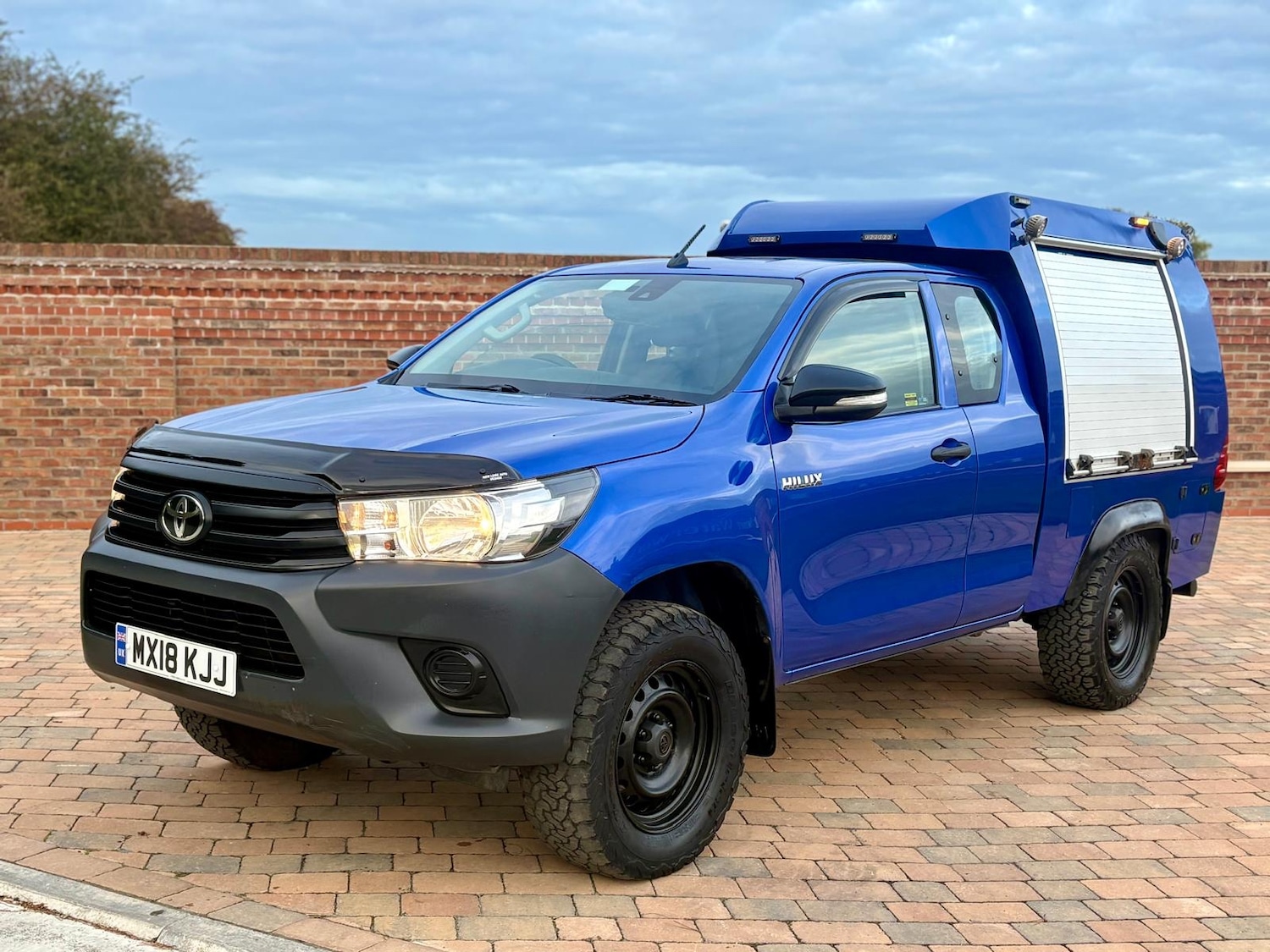 Used Toyota Hilux 2018 for sale - 76343925: Photo 4