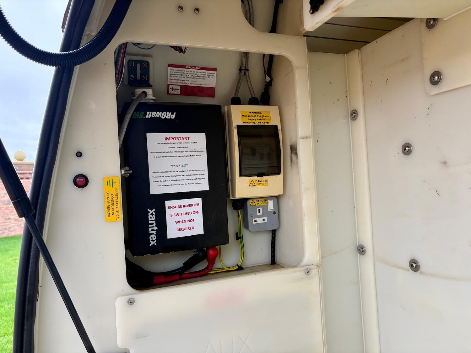 Used Toyota Hilux 2018 for sale - 76555364: Photo 9