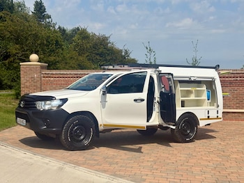 Used Toyota Hilux 2018 for sale - 78973801: Photo