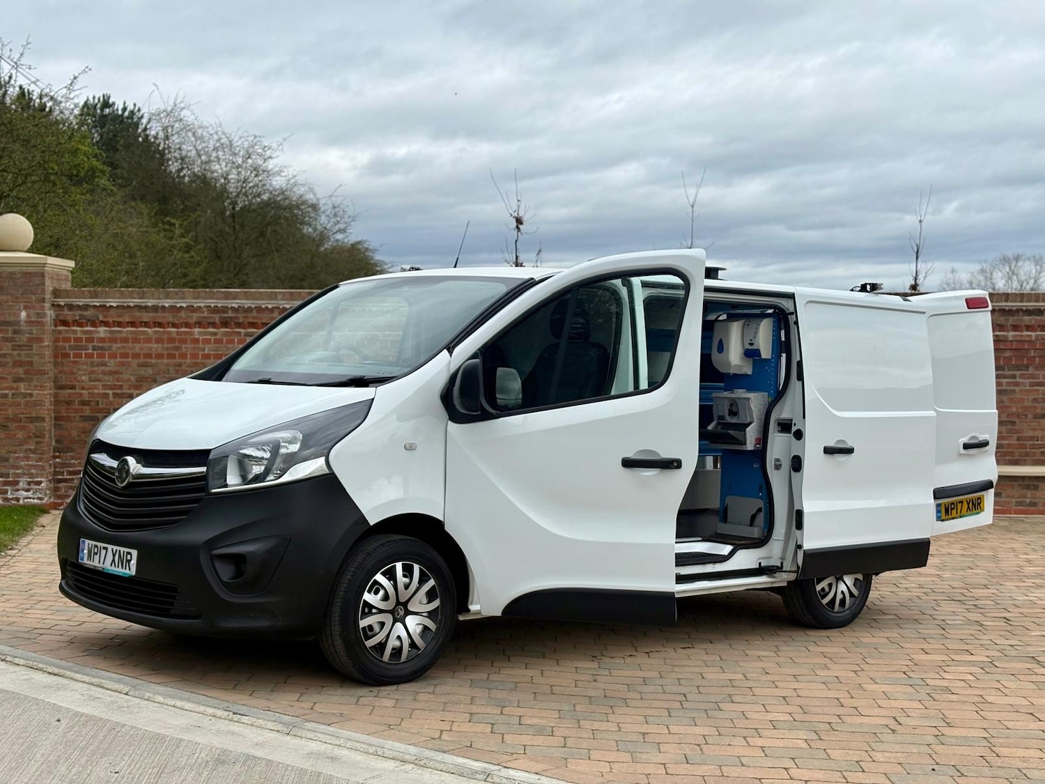 Used Vauxhall Vivaro 2017 for sale - 78018737: Photo 2