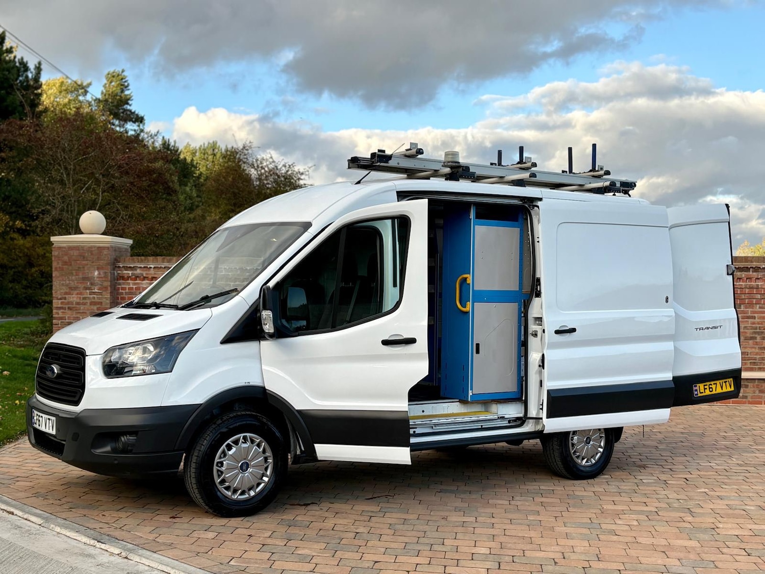 Used Ford Transit 2017 for sale - 76431170: Photo 2
