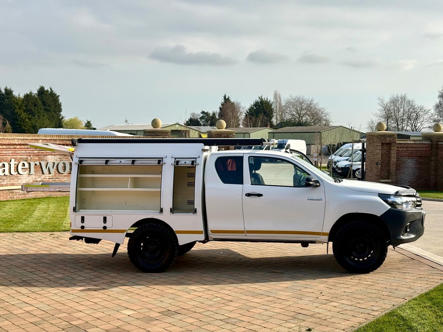 Used Toyota Hilux 2018 for sale - 77965380: Photo 2