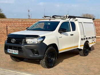 Used Toyota Hilux 2018 for sale - 77965380: Photo