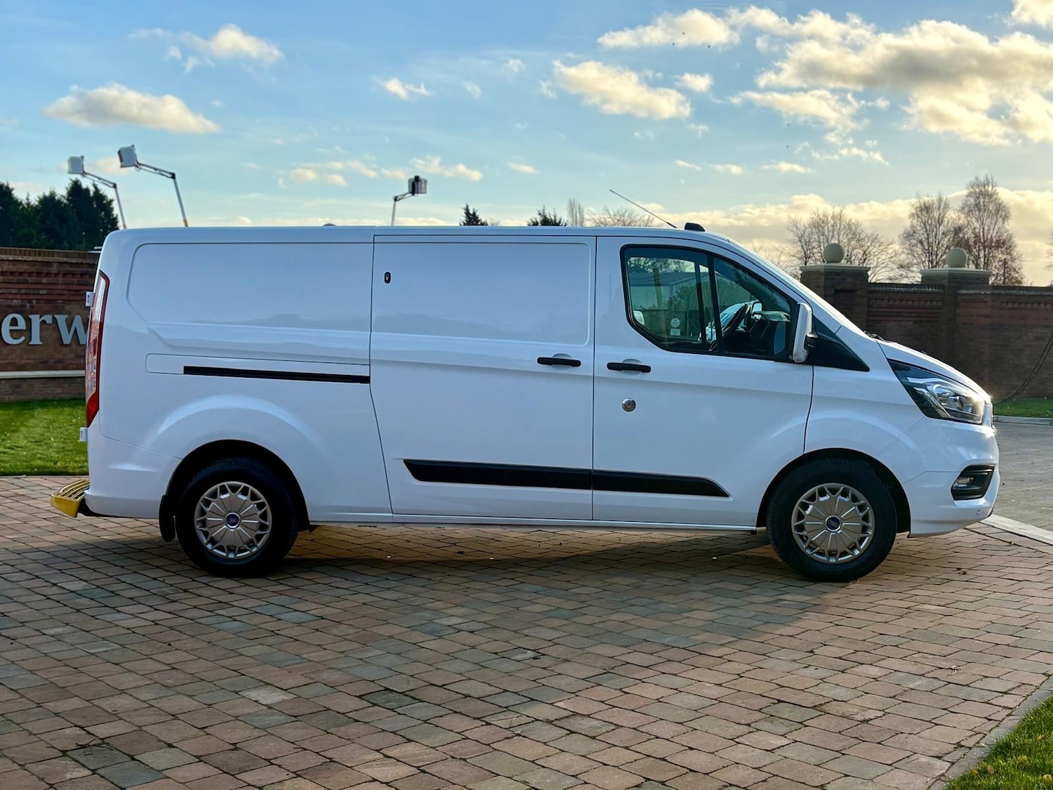 Used Ford Transit Custom 2020 for sale - 76935414: Photo 2