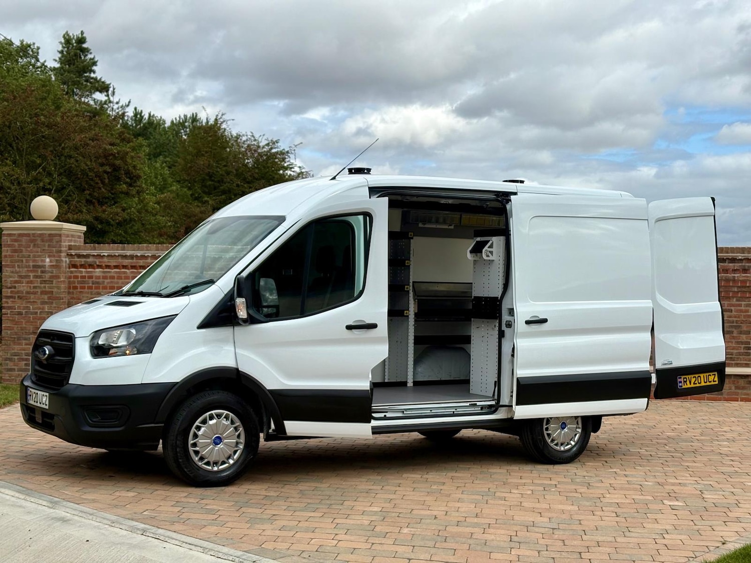 Used Ford Transit 2020 for sale - 75762131: Photo 2