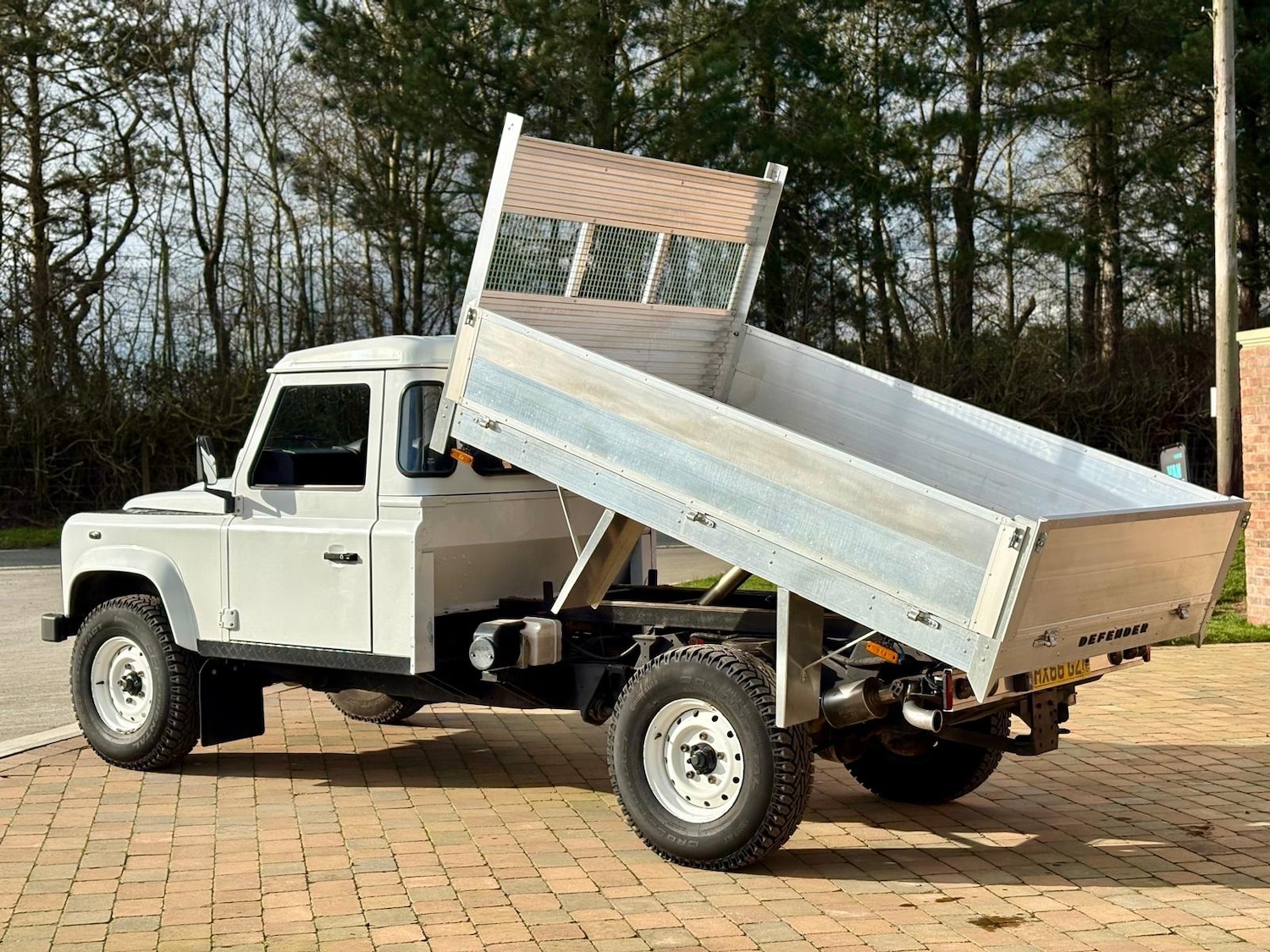 Used Land Rover Defender 2017 for sale - 77665254: Photo 5