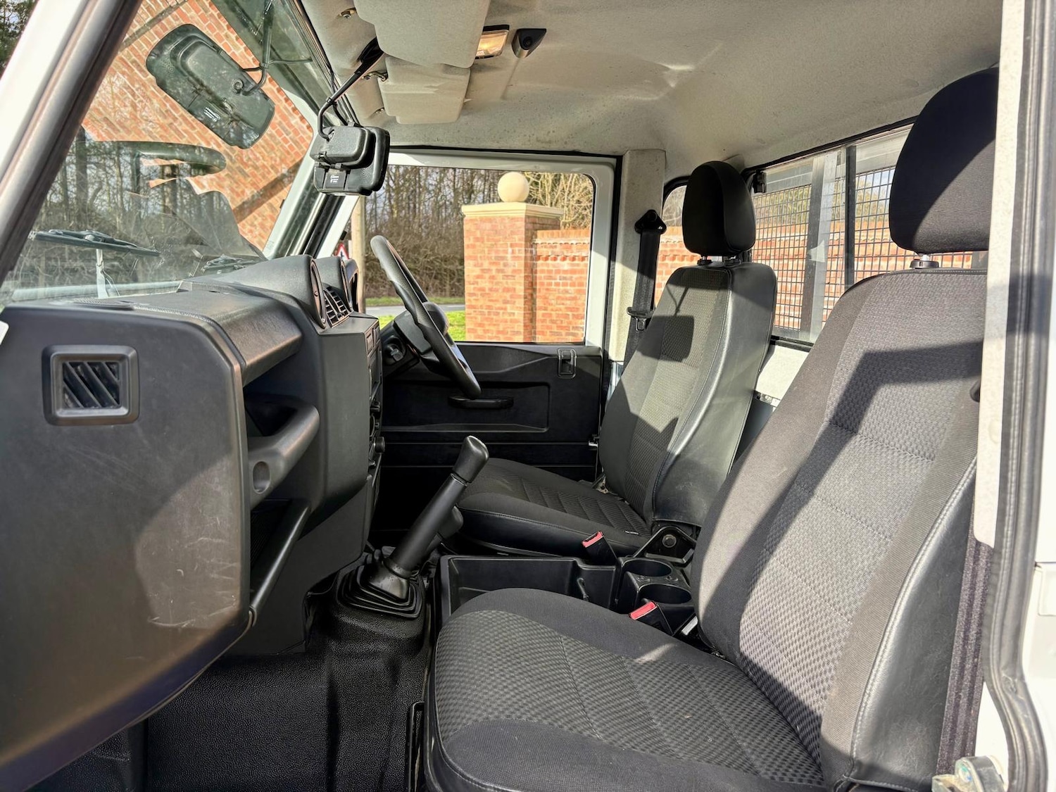 Used Land Rover Defender 2017 for sale - 77665254: Photo 8