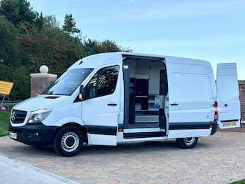 Used Mercedes-Benz Sprinter 2018 for sale - 76100186: Photo