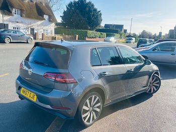 Used Volkswagen Golf 2017 for sale - 77378817: Photo