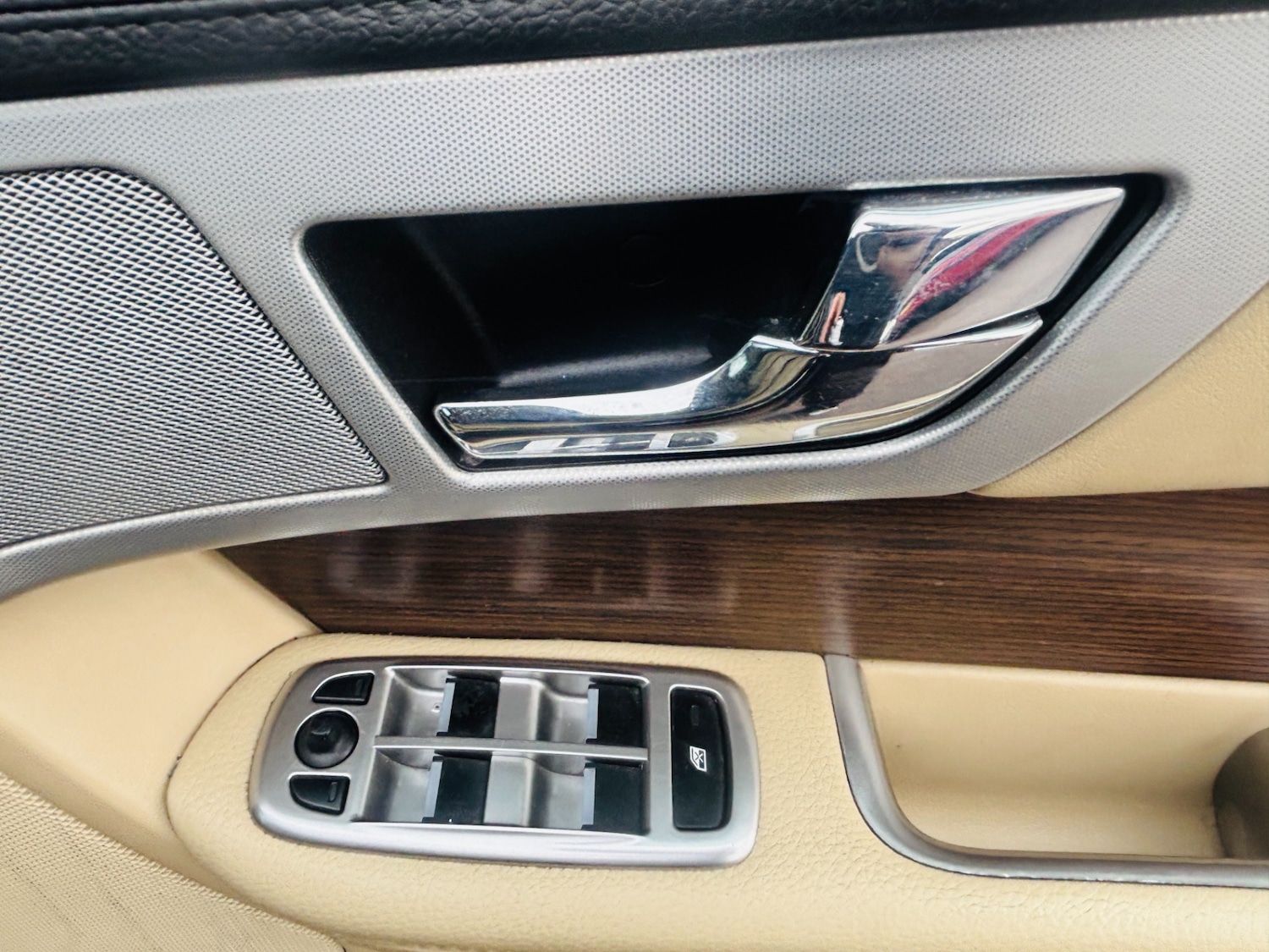 Used Jaguar XF 2014 for sale - 77168618: Photo 16