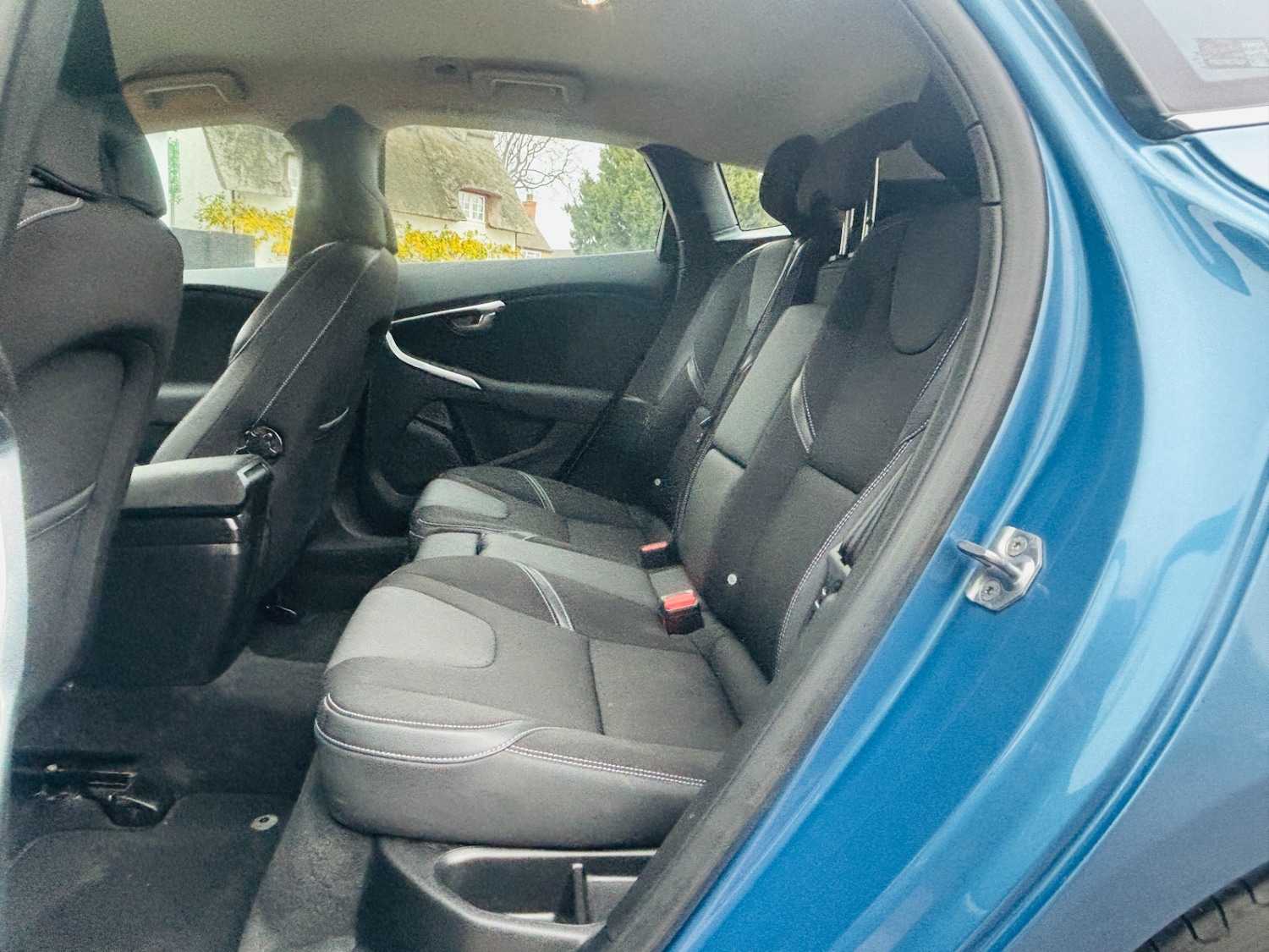 Used Volvo V40 2015 for sale - 76651124: Photo 10