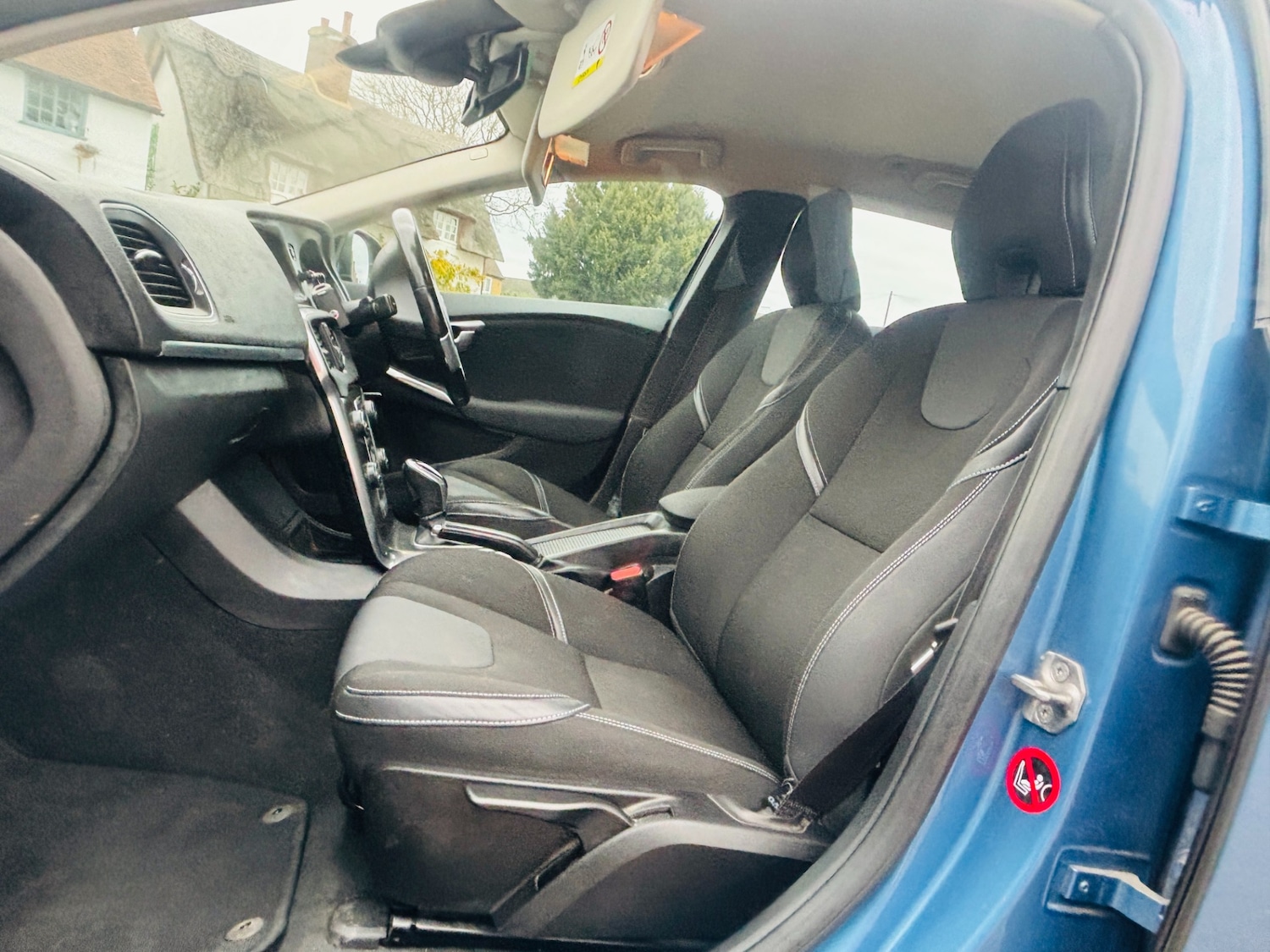 Used Volvo V40 2015 for sale - 76651124: Photo 11