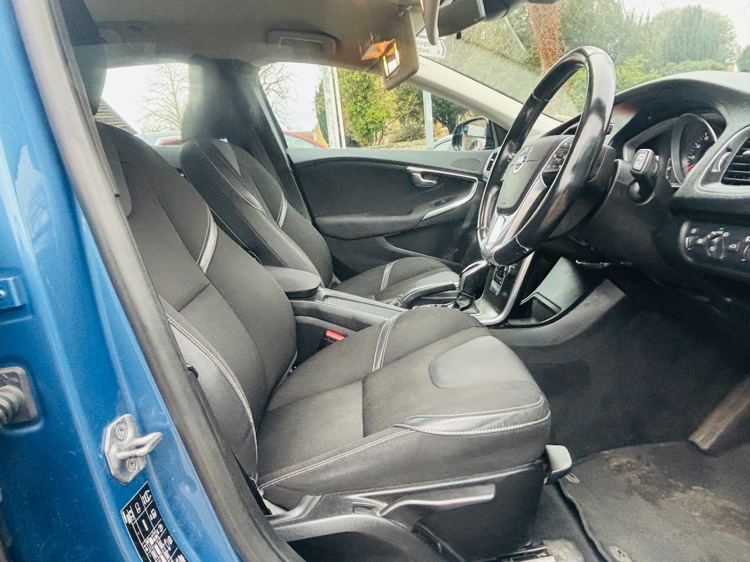 Used Volvo V40 2015 for sale - 76651124: Photo 14