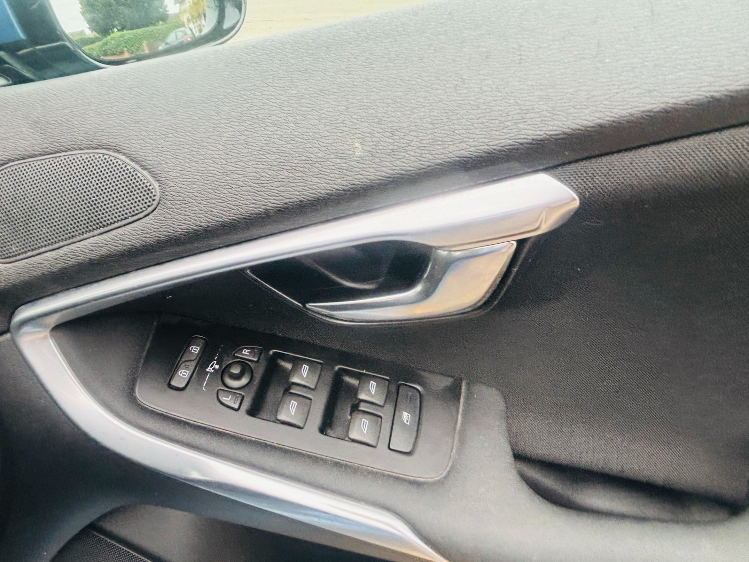 Used Volvo V40 2015 for sale - 76651124: Photo 15