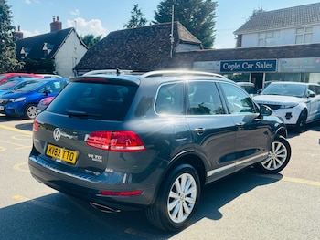 Used Volkswagen Touareg 2012 for sale - 79244095: Photo