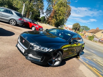 Used Jaguar XE 2017 for sale - 75970711: Photo