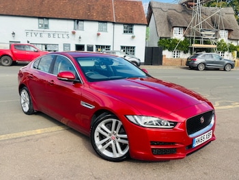 Used Jaguar XE 2016 for sale - 79551418: Photo