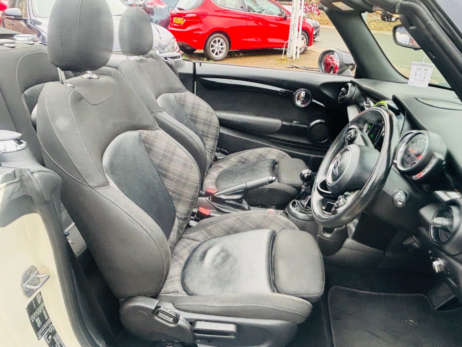 Used MINI Convertible 2018 for sale - 76577507: Photo 15