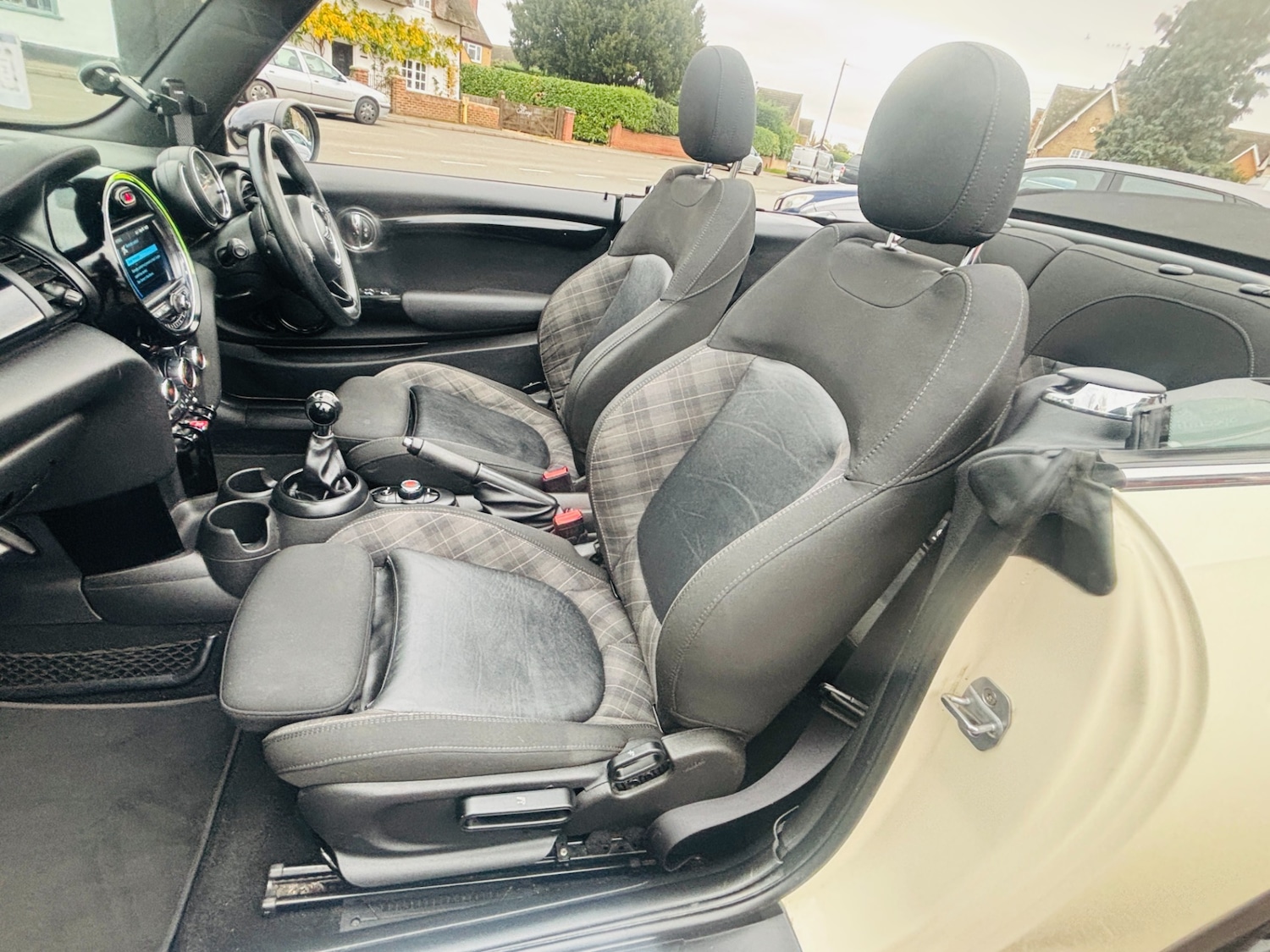 Used MINI Convertible 2018 for sale - 76577507: Photo 17