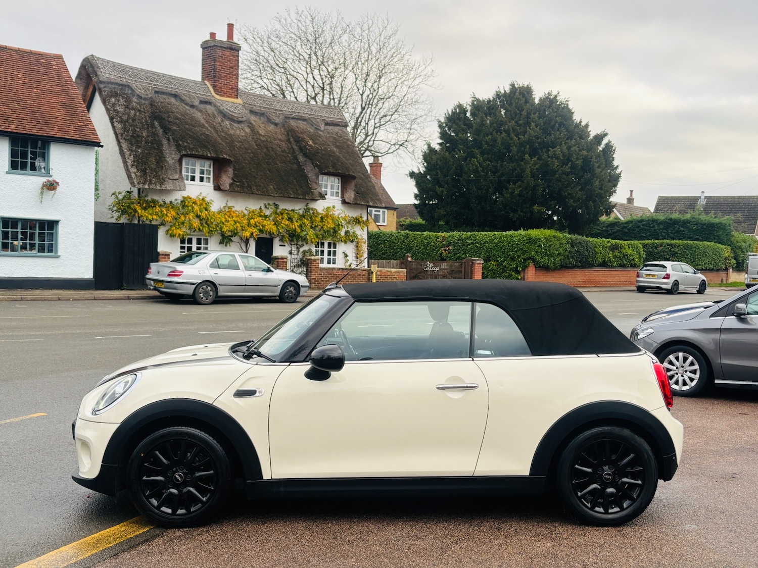 Used MINI Convertible 2018 for sale - 76577507: Photo 7