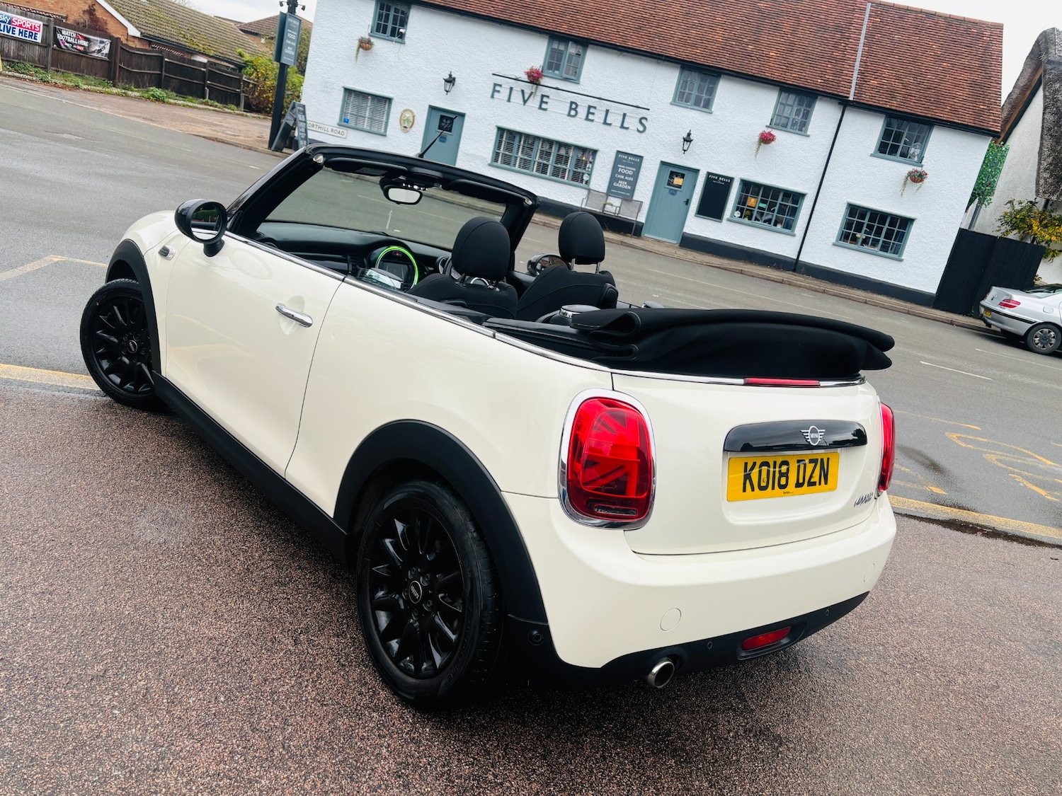 Used MINI Convertible 2018 for sale - 76577507: Photo 8