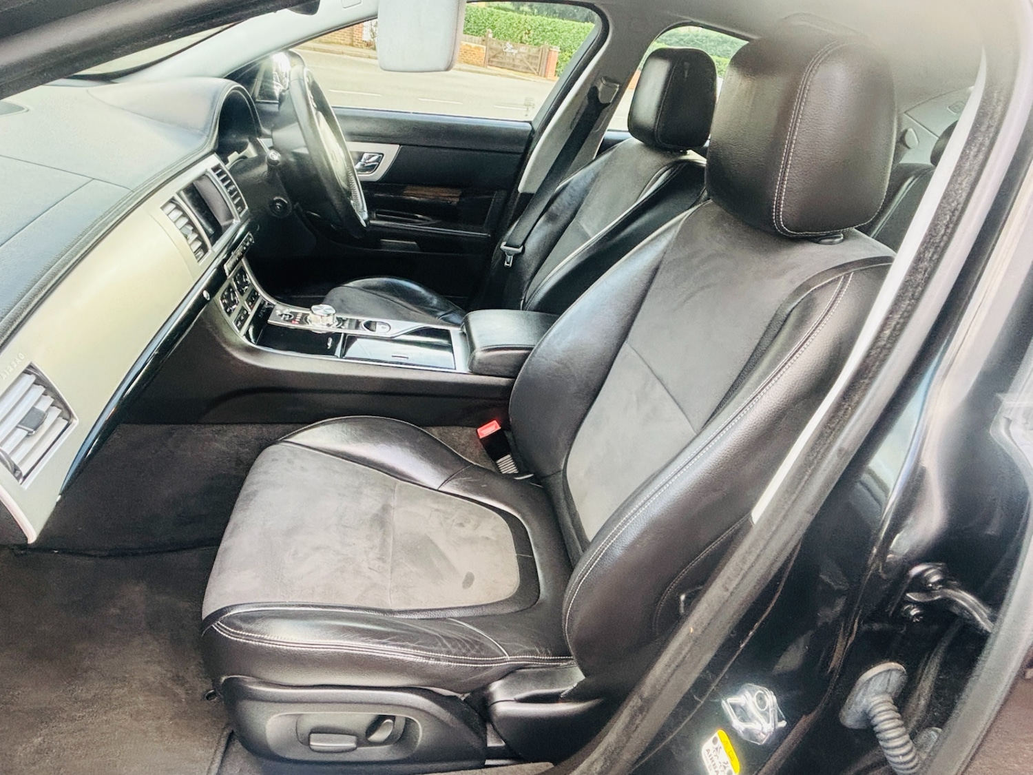 Used Jaguar XF 2012 for sale - 76946828: Photo 14