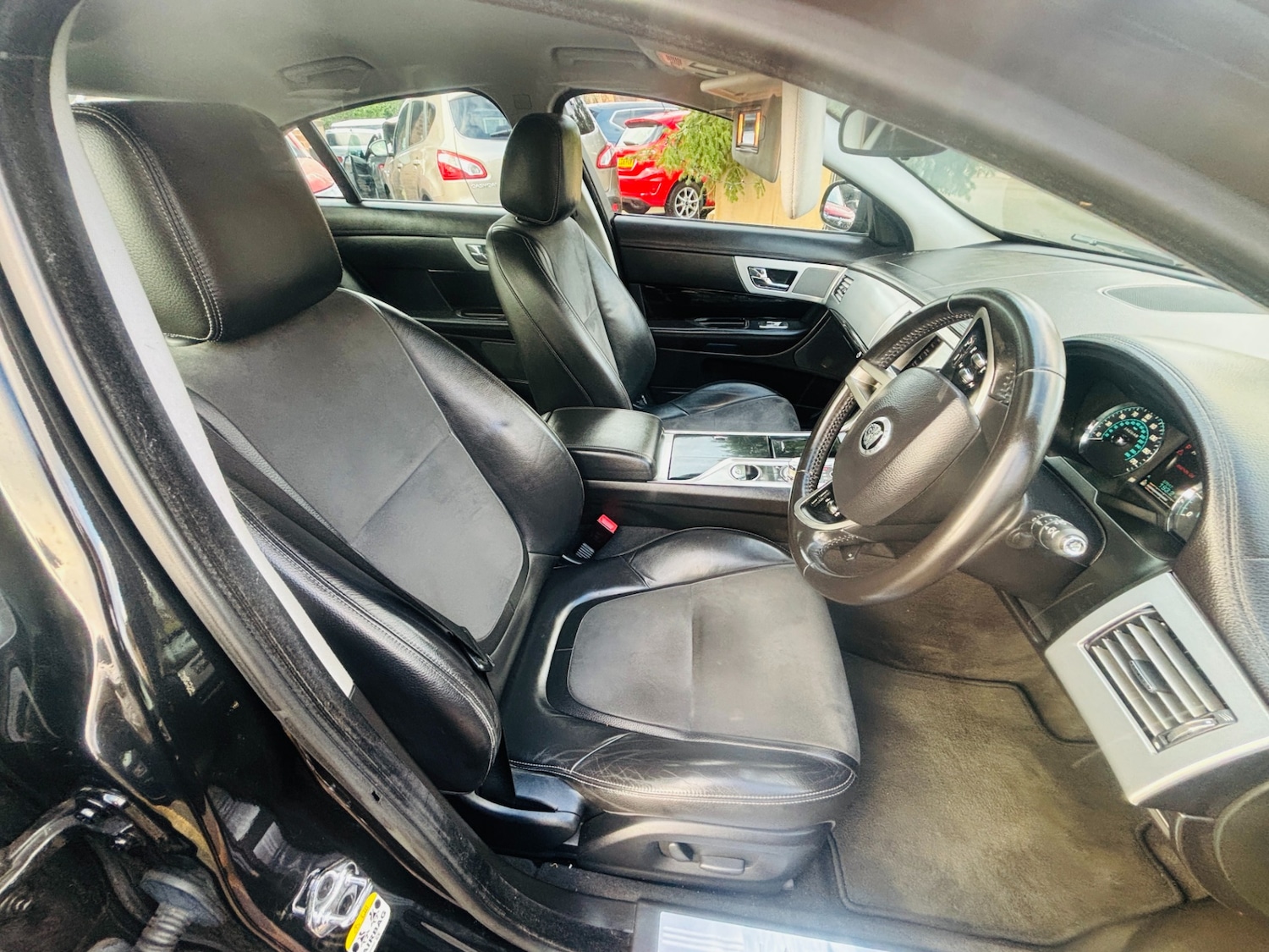 Used Jaguar XF 2012 for sale - 76946828: Photo 17