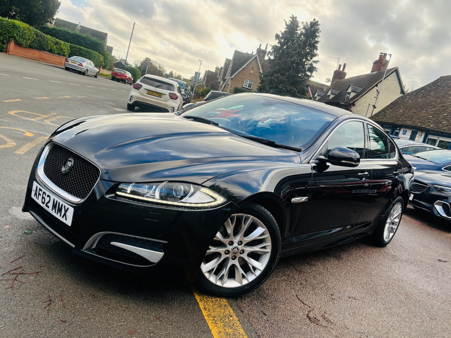 Used Jaguar XF 2012 for sale - 76946828: Photo 3