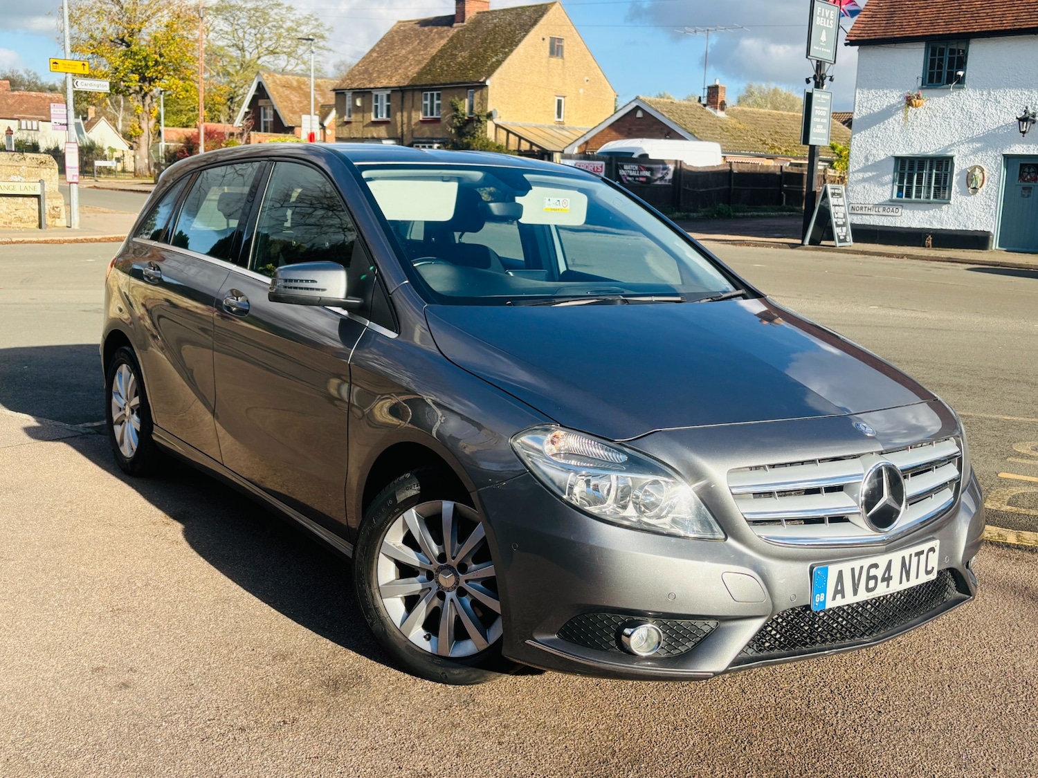 Used Mercedes-Benz B Class 2014 for sale - 76577380: Photo 1