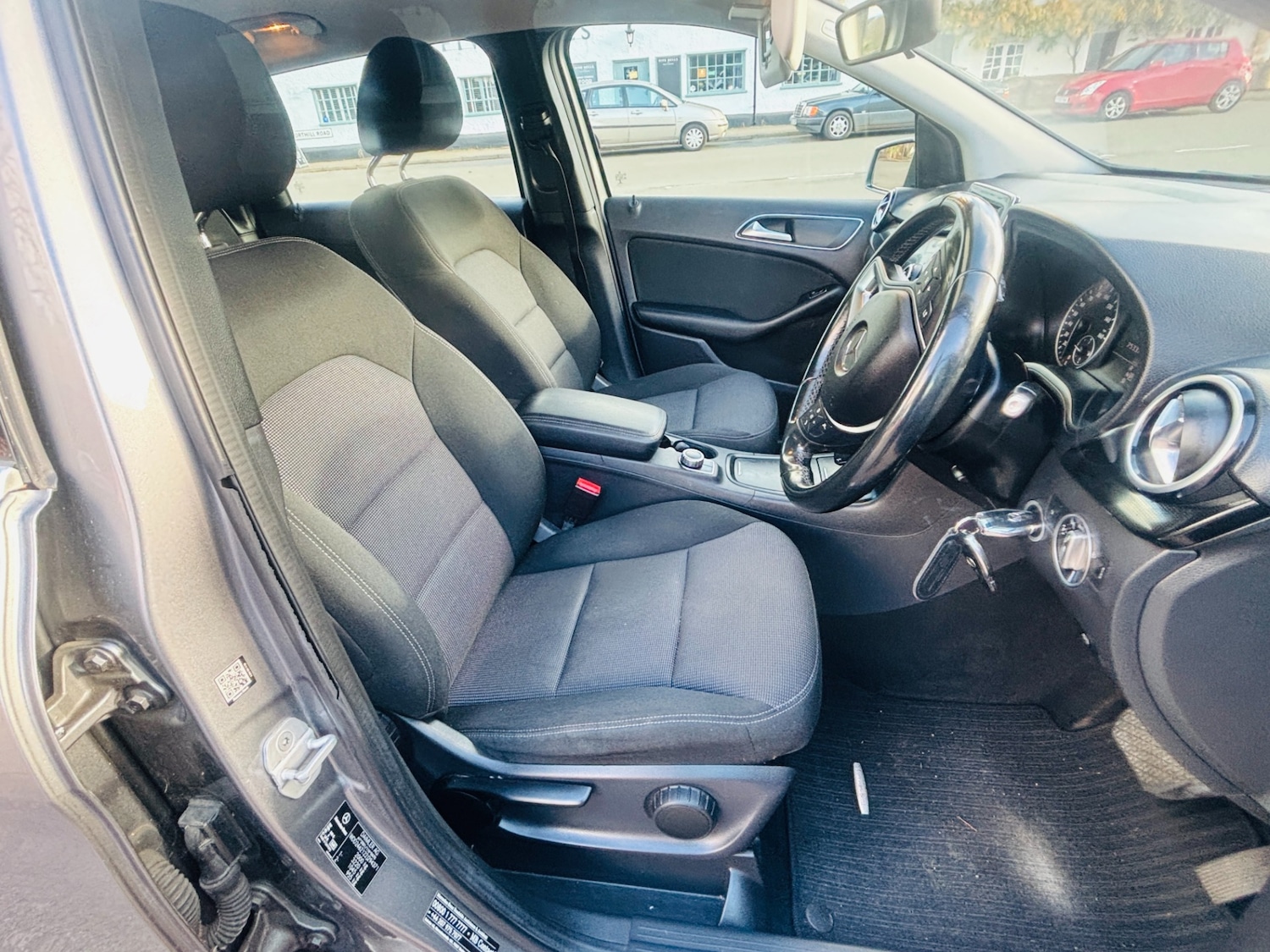 Used Mercedes-Benz B Class 2014 for sale - 76577380: Photo 14