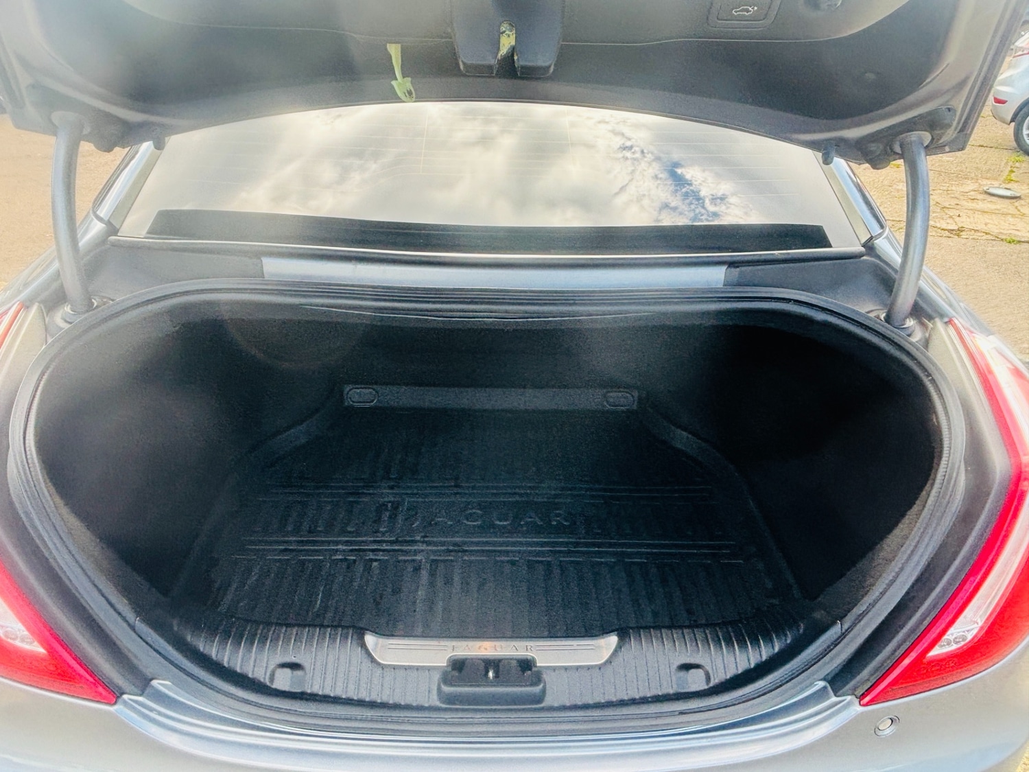 Used Jaguar XJ 2012 for sale - 78132213: Photo 19