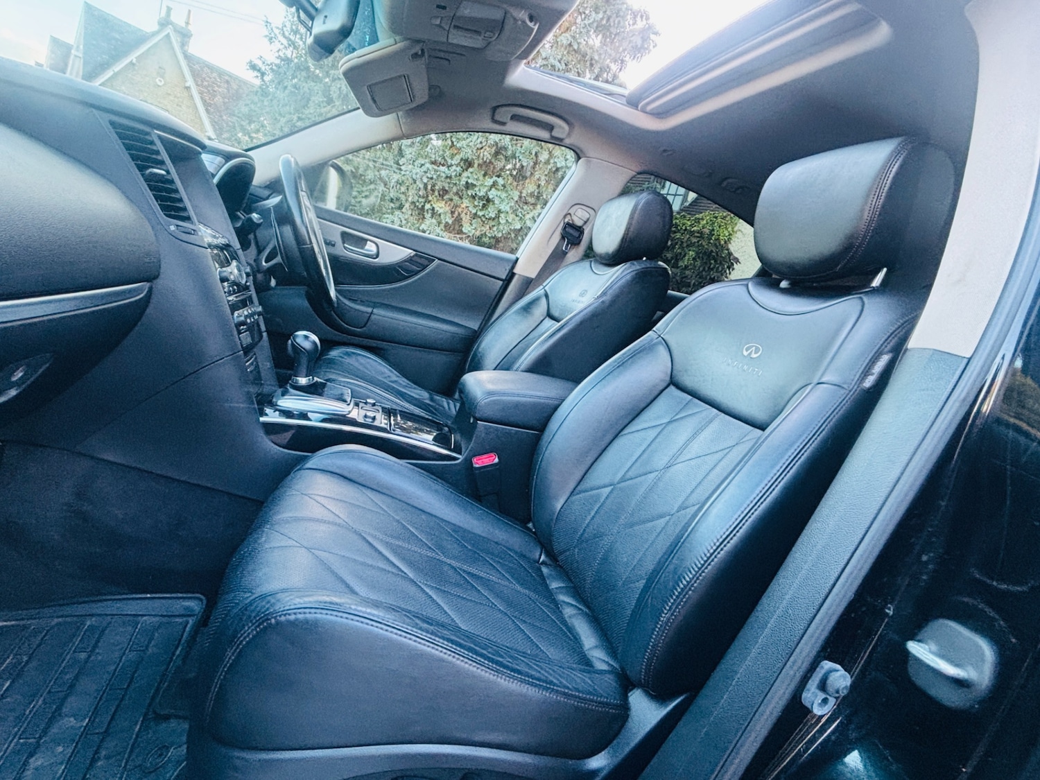 Used Infiniti QX70 2014 for sale - 76379281: Photo 13