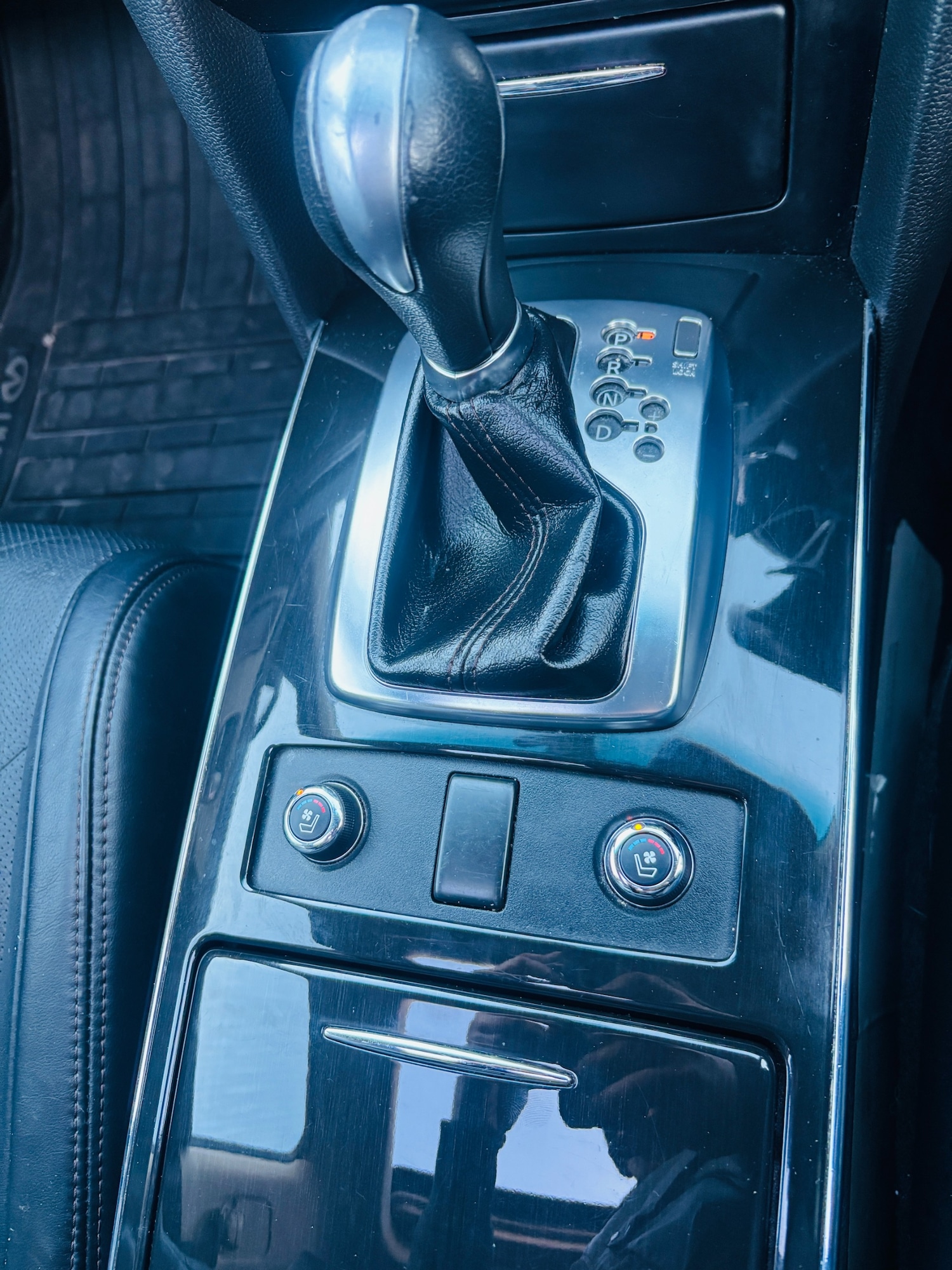 Used Infiniti QX70 2014 for sale - 76379281: Photo 22