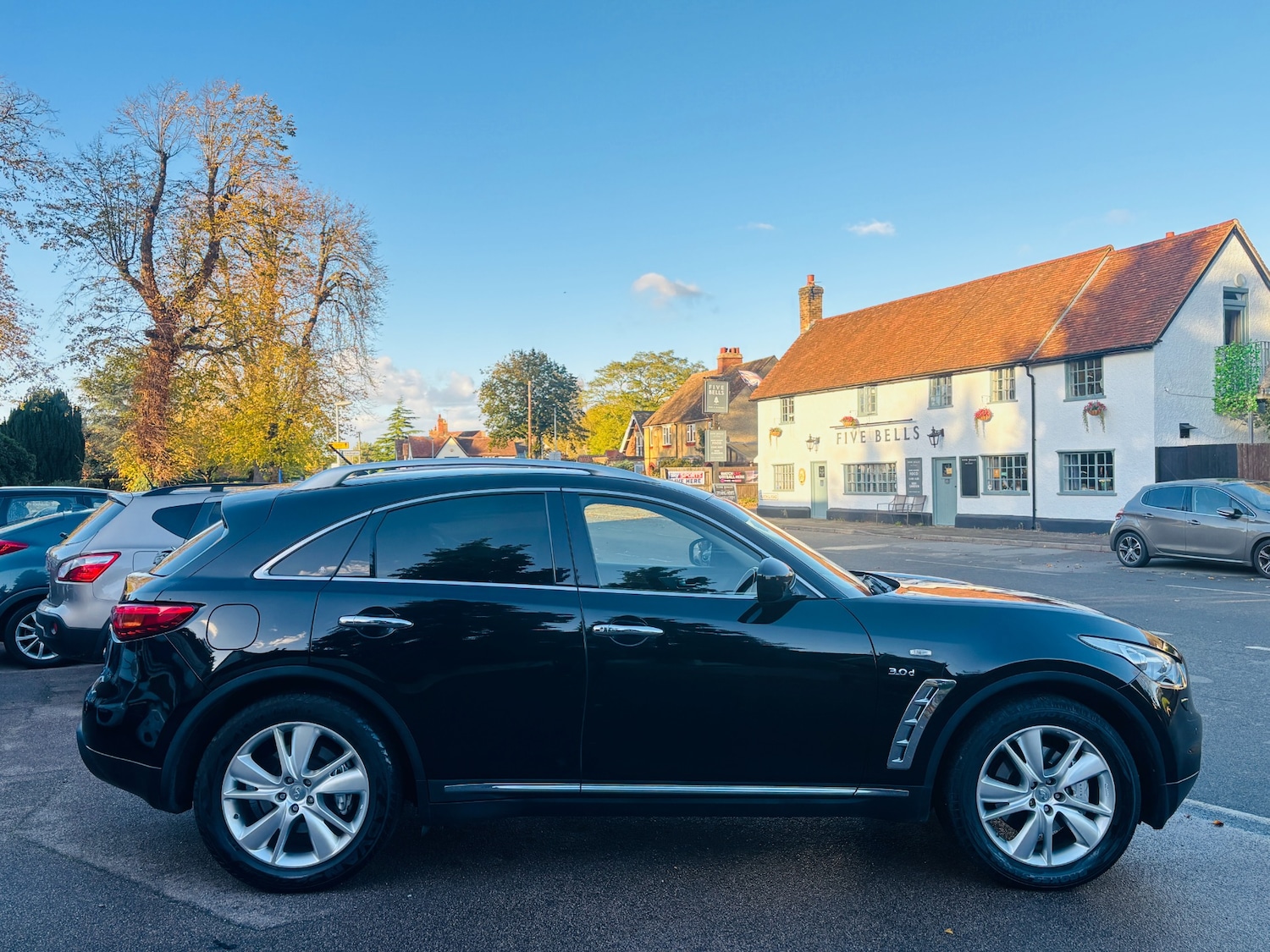 Used Infiniti QX70 2014 for sale - 76379281: Photo 5