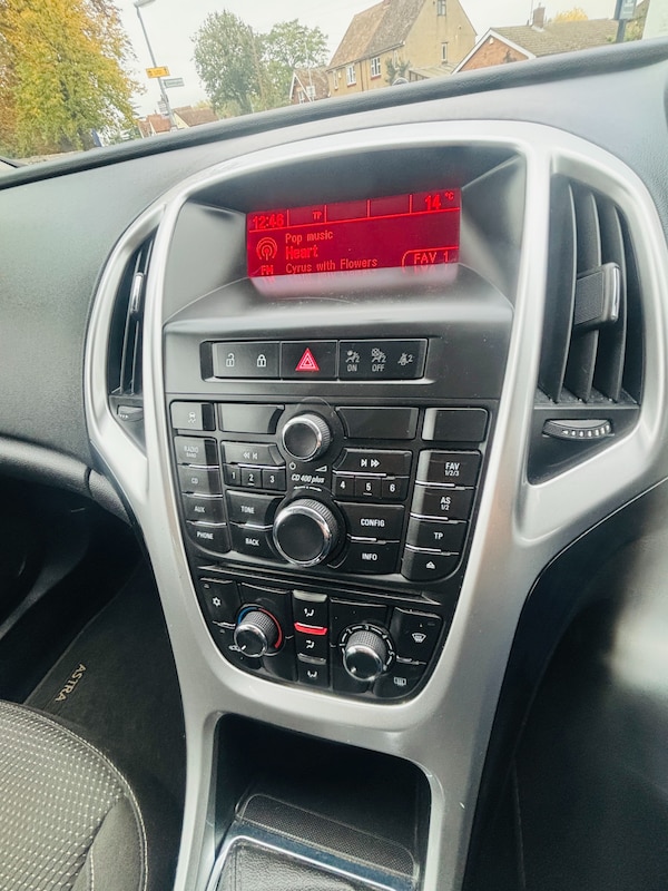 Used Vauxhall Astra 2015 for sale - 76243868: Photo 19