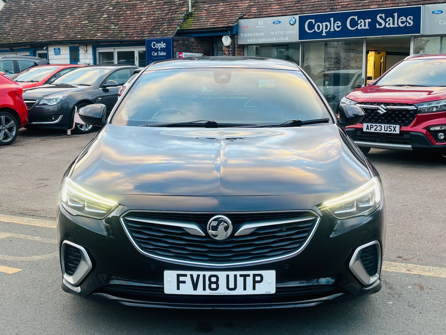 Used Vauxhall Insignia 2018 for sale - 77047885: Photo 2