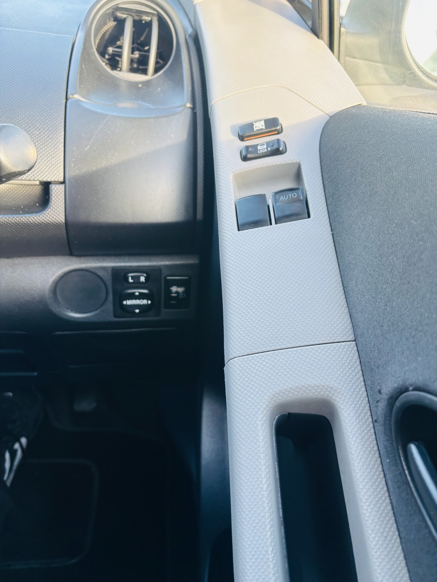 Used Toyota Yaris 2006 for sale - 76946865: Photo 13