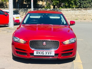 Used Jaguar XE 2016 for sale - 78353832: Photo