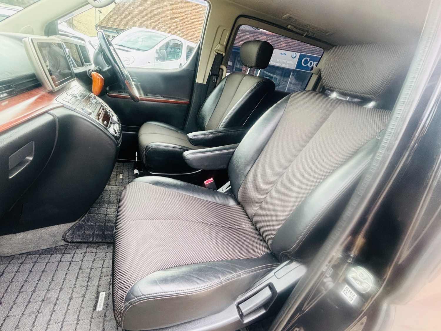 Used Nissan Elgrand 2021 for sale - 77896734: Photo 12