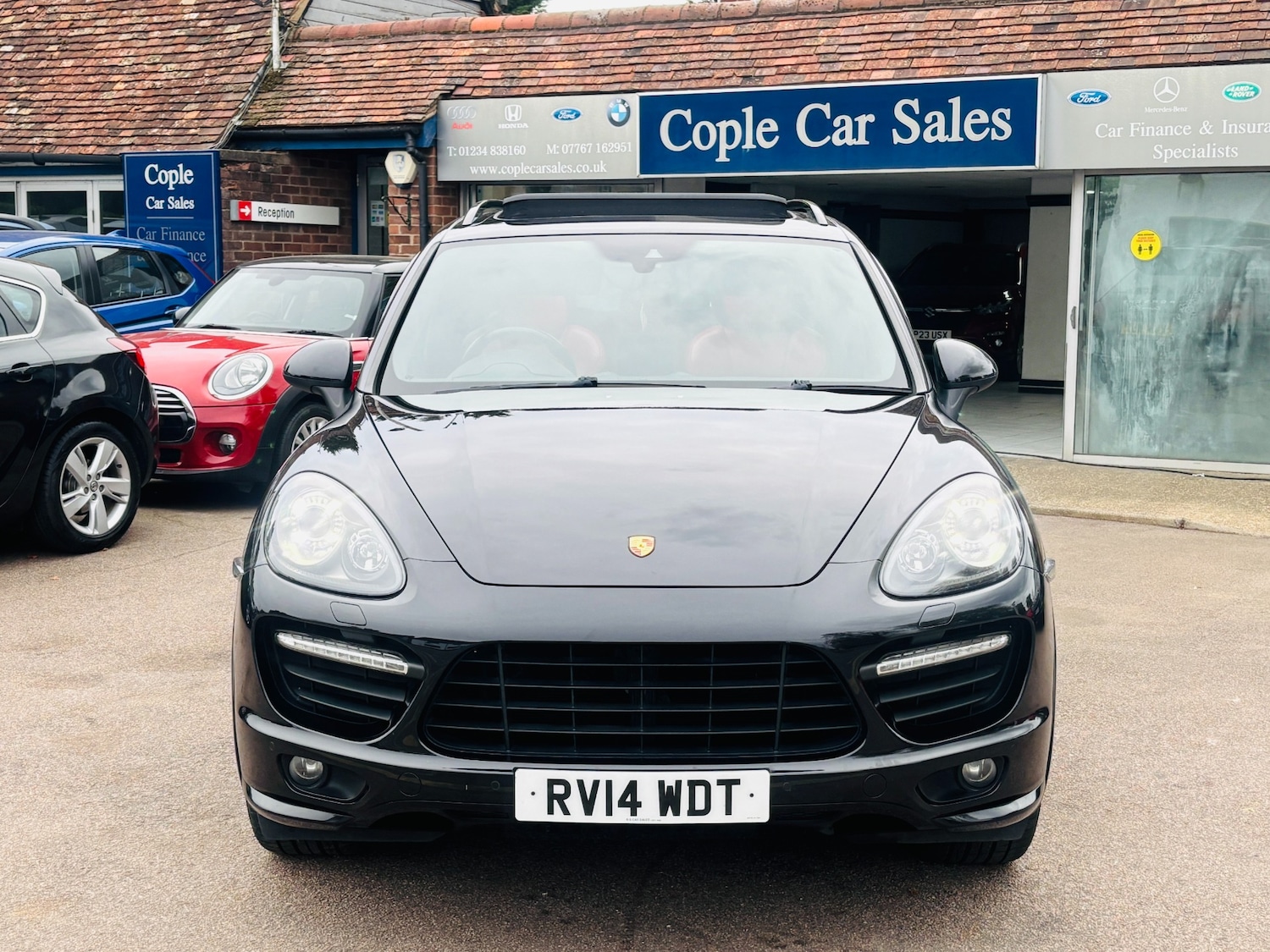 Used Porsche Cayenne 2014 for sale - 76316436: Photo 2
